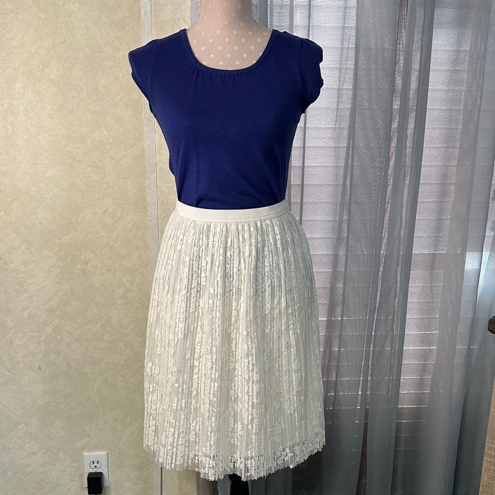 Forever 21 White Lace A-Line Skirt